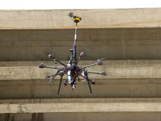 robotechnics CATEC robot inspeccionando puentes